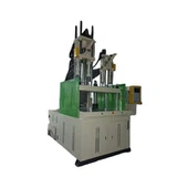 Dua mesin cetakan injeksi putar warna